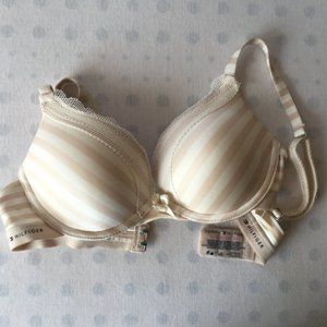 [SOLD] Tommy Hilfiger Push-Up Bra!